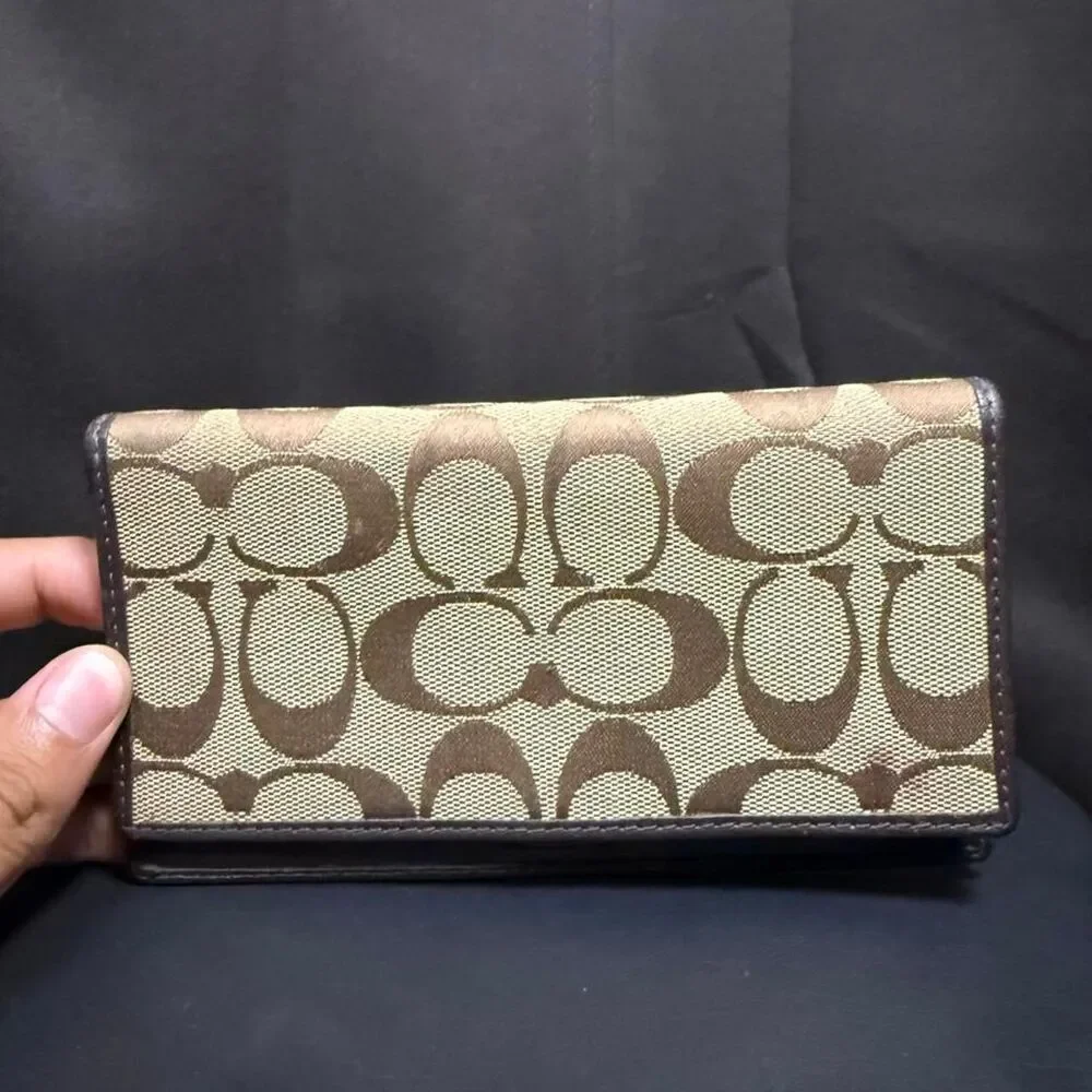 Coach Women's Brown and Tan Wallet-purses